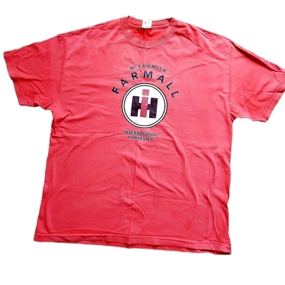 VTG Farmall Tractor Farming Distressed T Shirt Size XL International Harvester - Picture 1 of 12